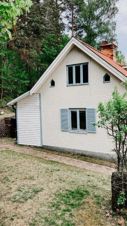 Charming House With Wood Stove Near Lake Virserum Экстерьер фото