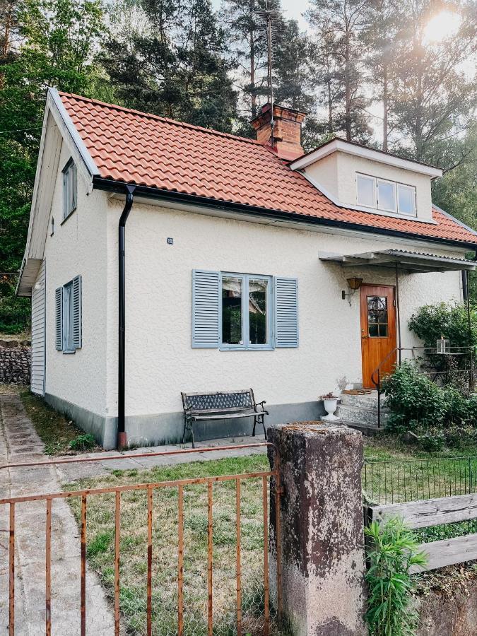 Charming House With Wood Stove Near Lake Virserum Экстерьер фото